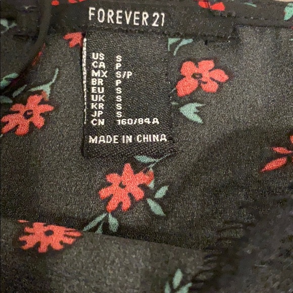 Forever 21 summer top - Picture 2 of 3